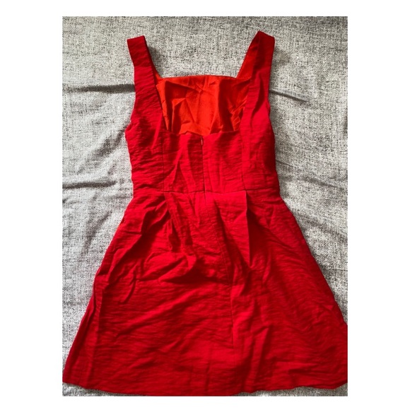 Square neck sleeveless red dress - Picture 2 of 3